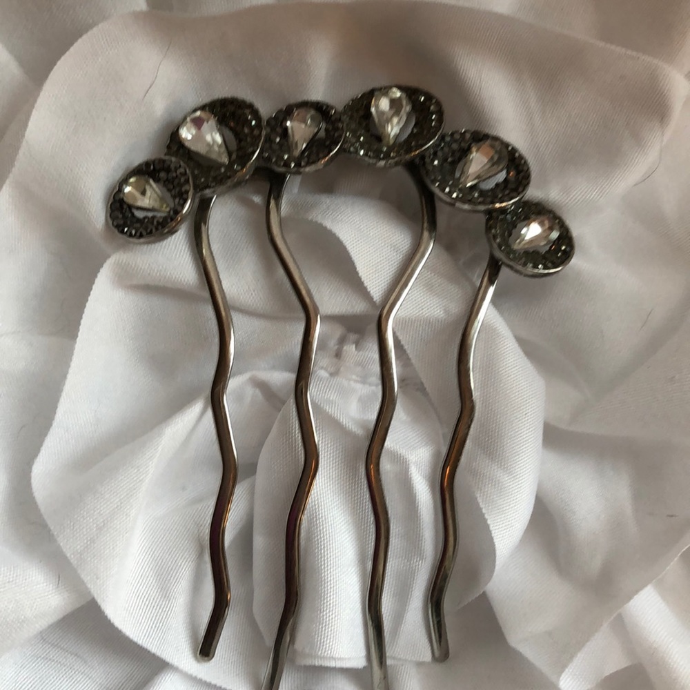 Beautiful hair comb with sparkle